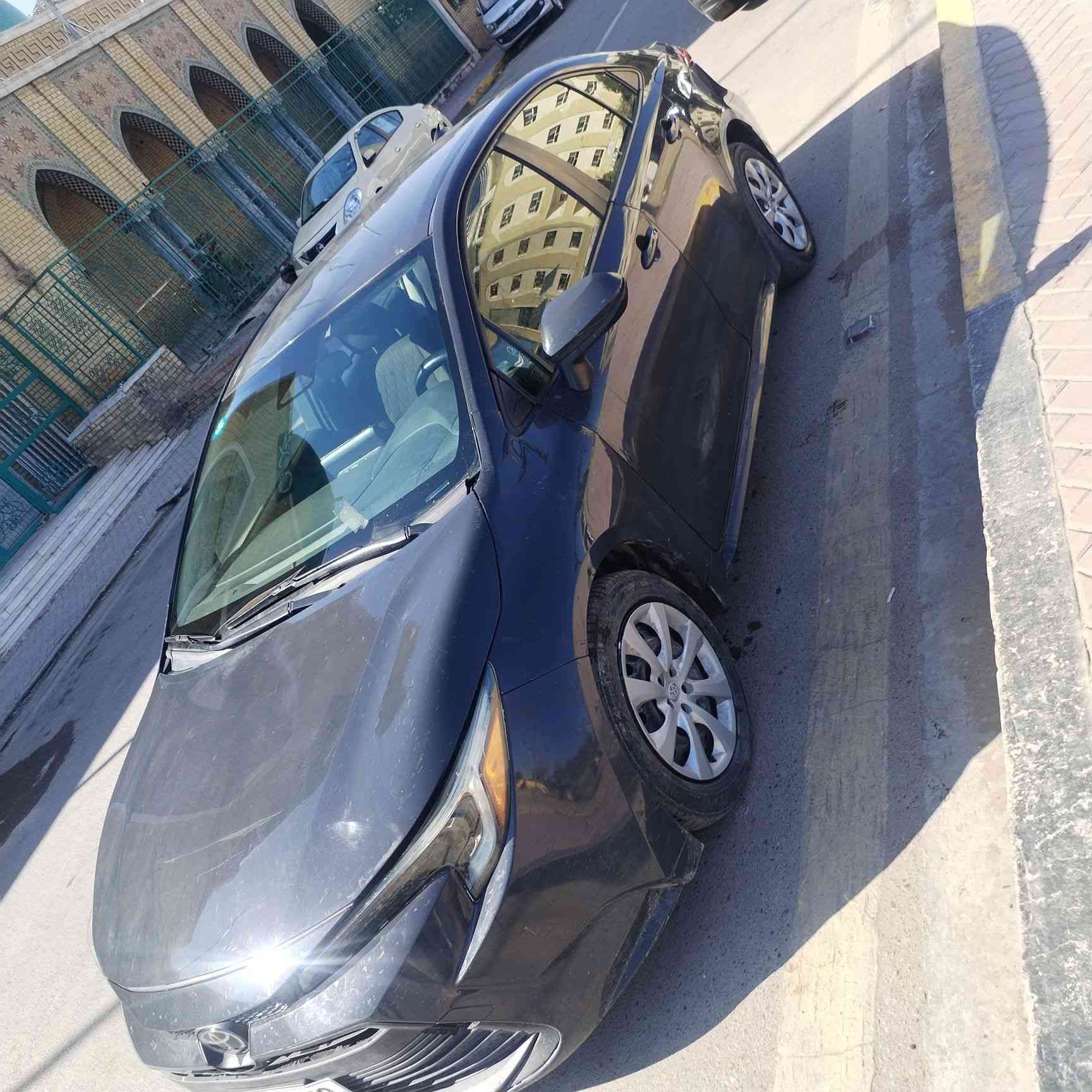 للبيع كورلا وارد حادث بنيد وباب قطعتين صبغ لون سمنتي.2023.   بسمي مكاني بغداد الاعضمية ***********.   سعر 147
