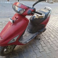 دراجه كرستال نظيفه  للبيع اني مكلفه بالنشر سعره 400  وبيه مجال 0771109...