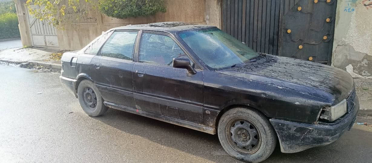 السلام عليكم سيارة للبيع اودي موديل 87 طقم تاير جواها جديد رقم نينوى كربون السعر 15 بيها مجال قليل المكان موصل حي انتصار مراوس يصير
***********
