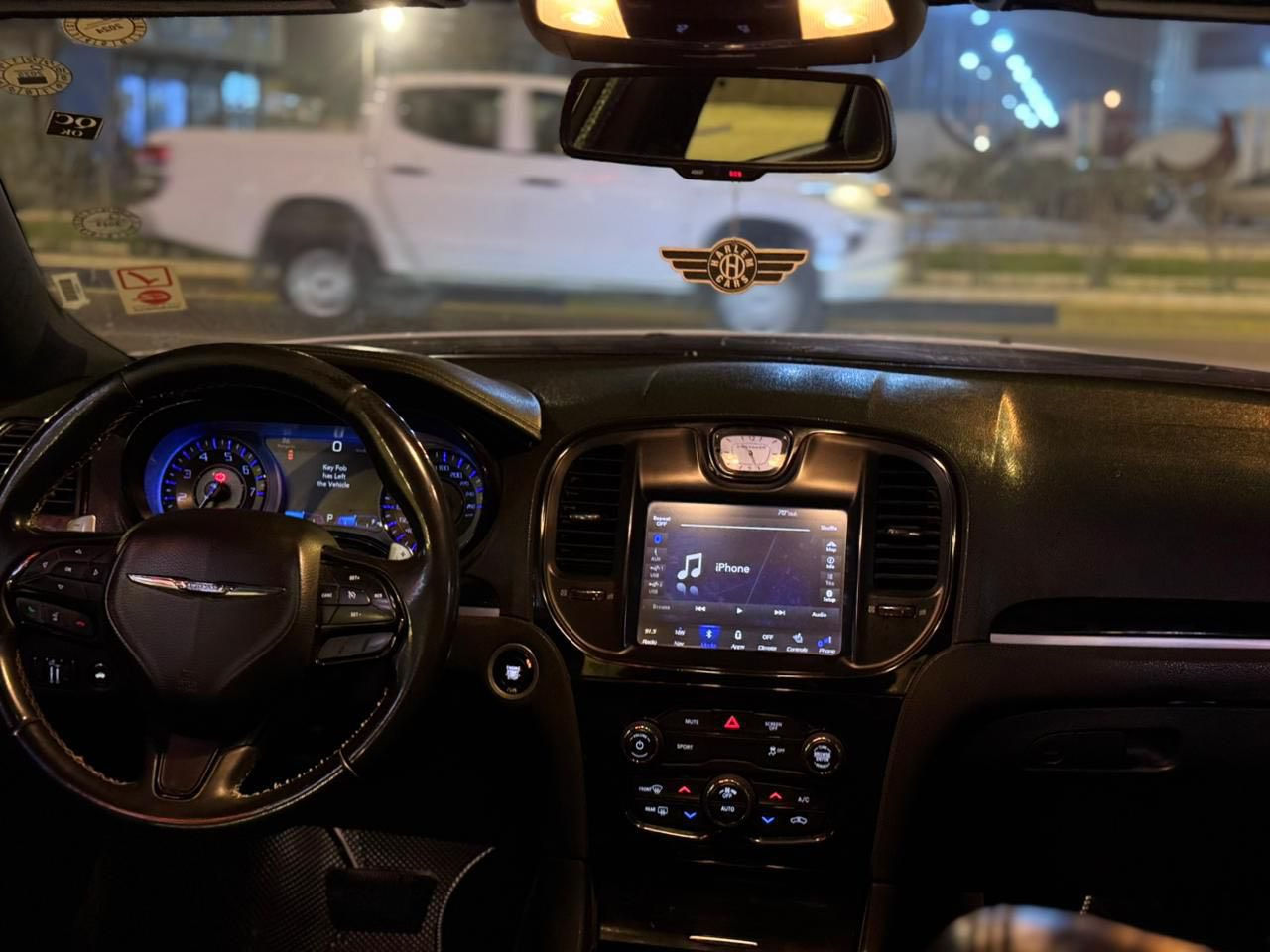 سلام عليكم اوباما مديل 2018 وارد كندي اربيل محرك 3600 مواصفات s
بانوراما فتحتين شاشه كبيره تشغيل عن بعد شفتات ستيرن عداد 260 كشنات حضن السعر 270$ وبيها مجال انشاء الله ملاحظه مكلف بنشر رقم صاحب سياره ***********
