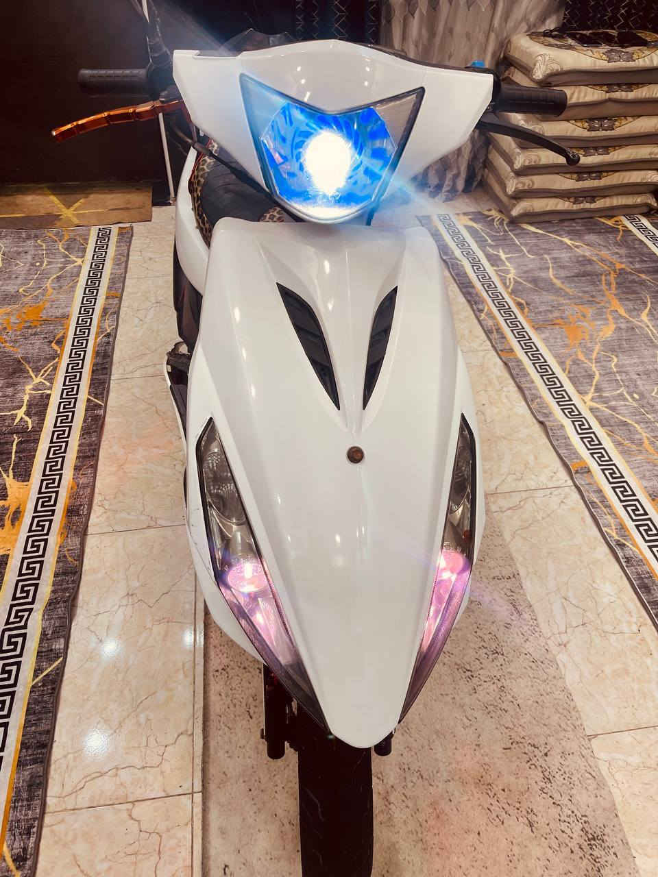 ماكس مضلع ياباني ما مفتوحه شغاله سلف هندر نكره لايت اشاير يمنه يسره قفل سكان قفل ستيرن اسطاب دبلات جدد كهربائيات كلها شغاله 
السعر 500 مكاني بصره دور الشرطه ***********
