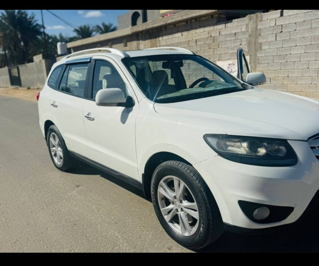 كربلاء 
سنتافي ٢٠١١ رقم بغداد فول واحد على واحد بدون قطرة صبغ محرك ٦ سلندر ٣٥٠٠ فور ويل بصمة سلايت حساسات خلفية كامرة شاشة كشن كهربائي شرط كير محرك بلجيس مكانها كربلاء السعر ١٥٨ رقم الهاتف *********** بيها واتساب
