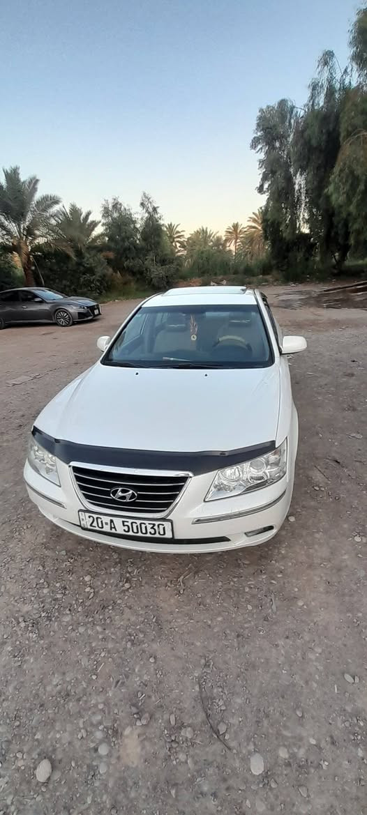 السلام عليكم سوناتا للبيع موديل ٢٠٠٧ محدثة ٢٠١٠ محرك ٦ بيها ثلاث قطع صبغ وقطعه تبديل بلادي السونار مرفق مع الصور رقمها ديالى سعرها ٩٨ وبيها مجال بسيط مكان بعقوبة العبارة  رقم الهاتف ***********
