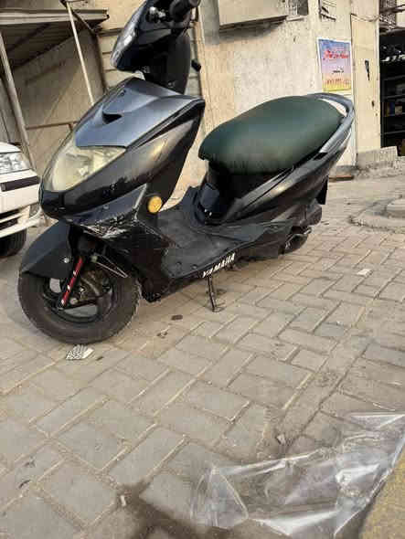 سلام عليكم عندي هائه الدراجه للبيع الدراجه جديده وخير من الله بكاني البلديات *********** السعر500
