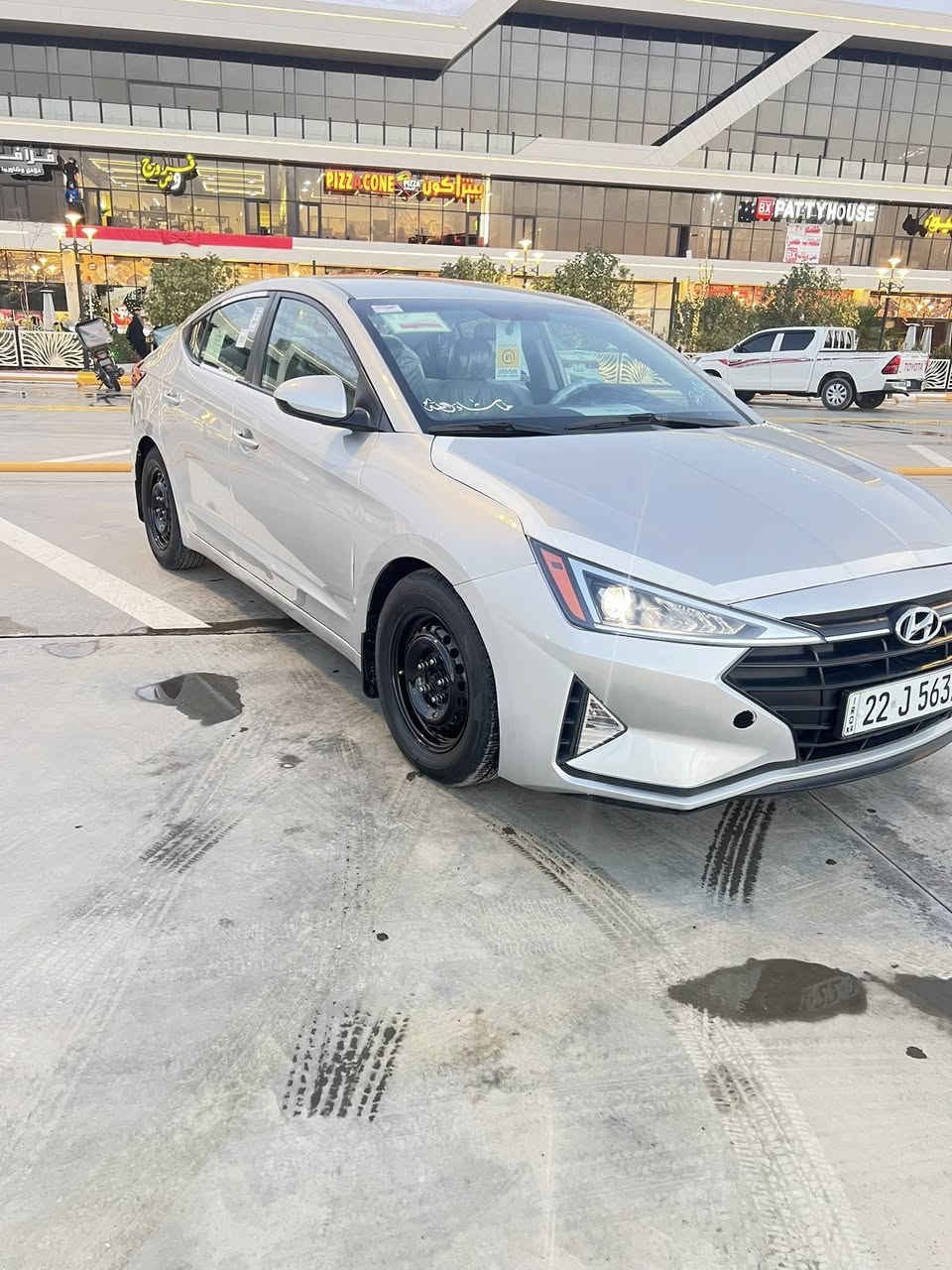 سلام عليكم عندي النترا موديل 2019 وارد امريكي حادثه موضح بالصور رقم اربيل الجديد كير محرك مكفول كير اي تي سيارة متعوب عليه احلى من الصور العنوان ديالى بعقوبة  اتصال ***********
