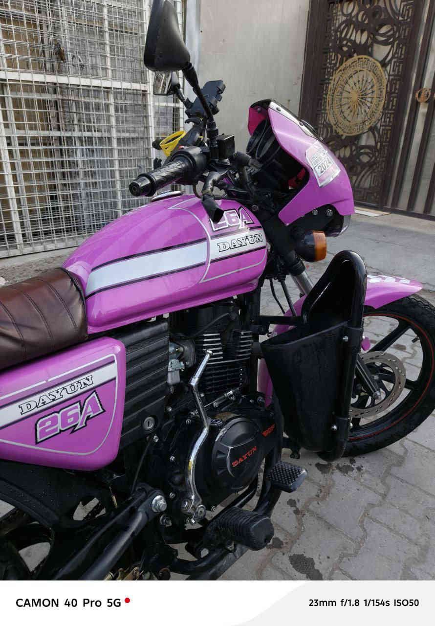 السلام عليكم
دايوان موديل 2023 الدراجة مرقمة تحويل ثاني يوم 
الدراجة خير من الله تجي تشغل وتطلع تراي وين ميعجبك 
جيب فيتر وتعال افحص 
كل نواقص ما بيها كلها شغالة الدراجة وهاي الصور يمك الدراجة مكفولة من كلشي 
السعر خاص 
رقم الهاتف: ***********
