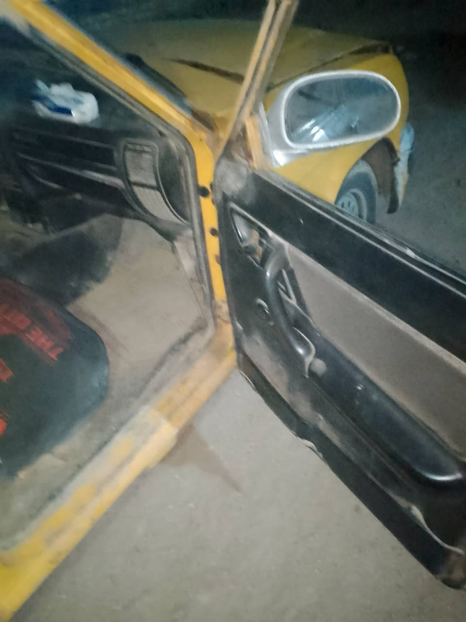 سلام عليكم فولكه صفره نضيفه مكينه وكير شرط فيفيتي راعيه موجود يسوي وكاله لملاحظه كشره يرادله ترتيب عنوان سوق شيوخ ***********
