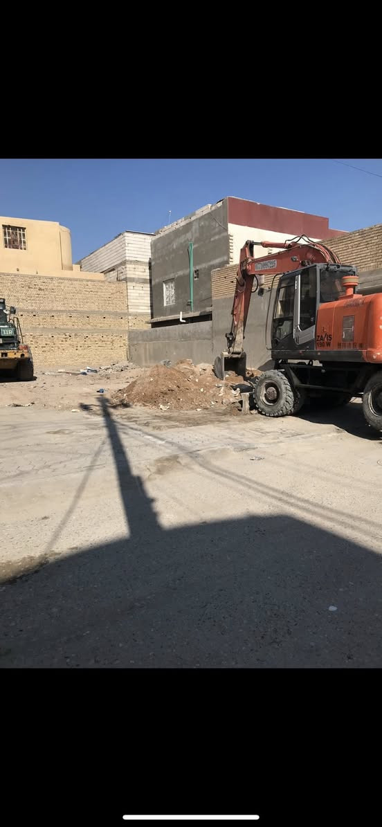 اليوم وبفضل الله 
تم تفليش جسور (رباطات) أرضية لقطعة مساحتها 250م في الأمن الداخلي 
وتم قلع القطعه ونقل الأنقاض ودفنها بالسبيس والأسمنت وحدلها طبقتين للأستفسار *********** أو  ***********
