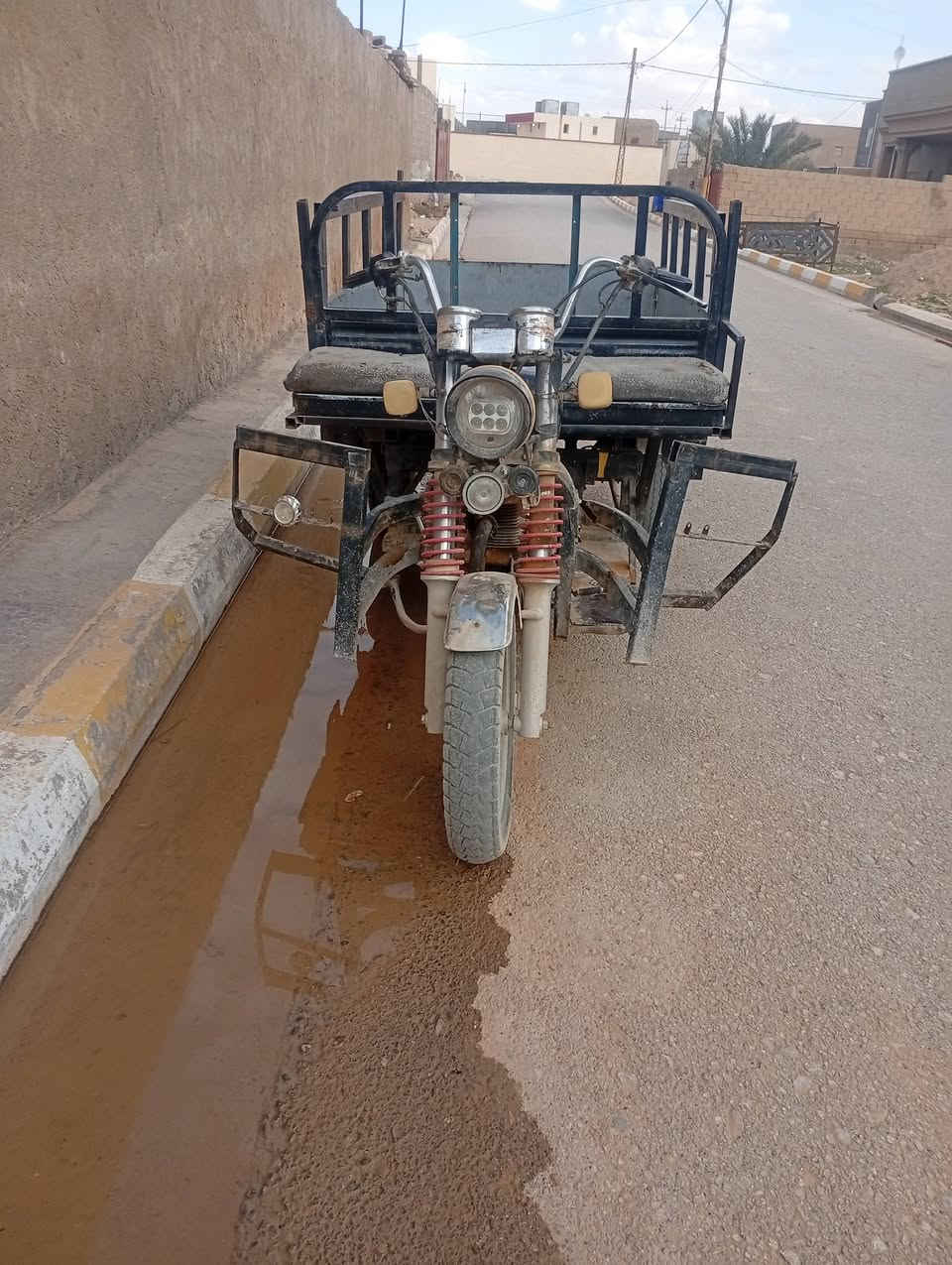 اسلام عليكم ستوته للبيع فقط جاهزه من كلشي كهربايات كامله كلشي ماتحط عليه شاصي نضيف ركبه نضيفه بدي نضيف لاخياس ولاشي السعر 550 وبيها مجال حك الجيه مكاني القائم حصيبه ///***********
