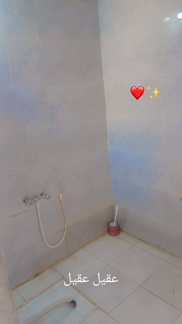 دار رهن براكيه شارع المطار القديم نهايت دور باته مكان جدا راقي وقريب لكل الخدمات من سوق كادر طبي مدارس خطوط سيارات رهن ب12سنه واقابل  للتجديد ***********
