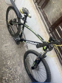 بسكليت ناقصة • تايرات نفخ جديدة • بيه مجال