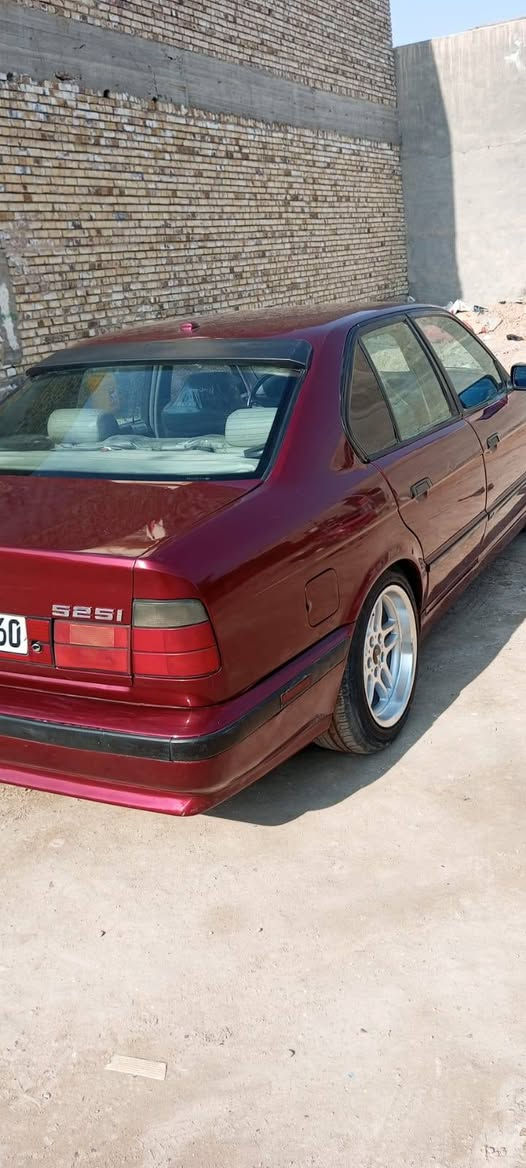 سلام عليكم سياره للبيع جاهزه مديل ٩٣ سنويه لل ٣٠ تحويل رقم اربيل مكينه مسكر عدل مصبوقه جماليه مكفوله من ضربه سعر ٦٥ وبيهاا مجال ***********
