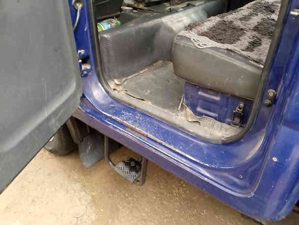 دبل قماره موديل 2007 سياره بأسمي مكفوله من صبغ وتبديل حداديه ومكينه بيها خيط بخار هزه جديده ورقم جديد رقم الهاتف /***********
