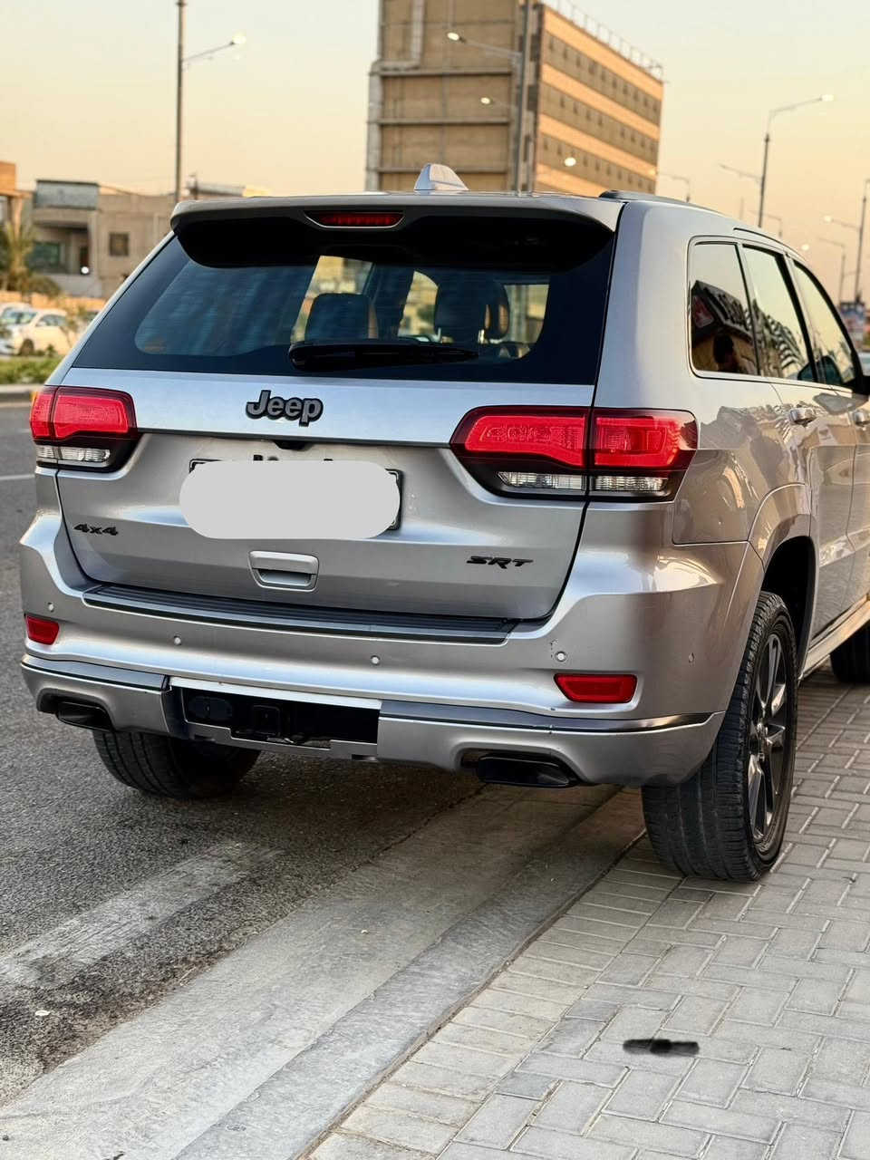 السلام عليكم
جيب كراند شيروكي لمتدد اكس
فول مواصفات الاخير
بيها جامغ وبنيد ماواصله لا لغد ولاشاصي
موديل 2019 سياره جديد من ناحيه الحداده 
كير مكينه بشرط
عينه صفر مسج صافيه
ماشيه 73 مايل 
السعر : 215 وبيها مجال 
العنوان البصره مناوي باشا 
الاستفسار على الرقم الاتي:
***********
***********
