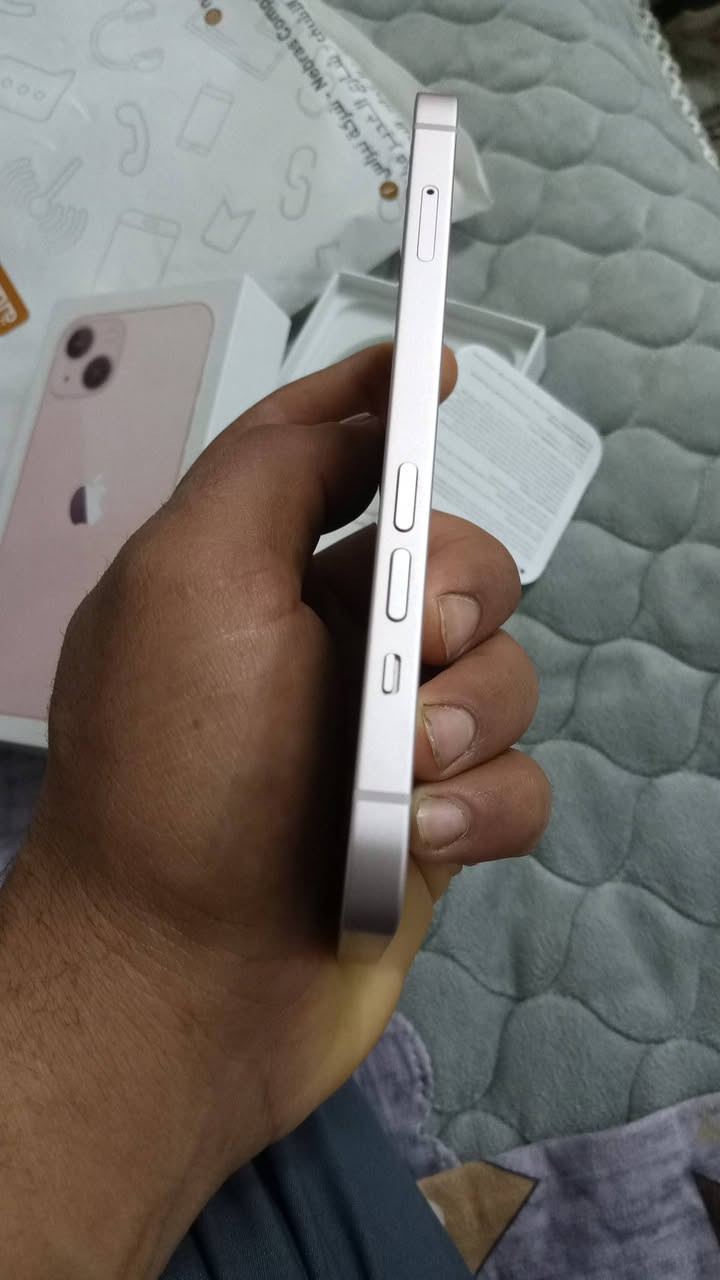 السلام عليكم جهاز ايفون 13 عادي 
الجهاز نضيف كلش ملحقاته كامله 
كارتونه الاصيله + كيبل 
الجهاز بطاريه 93 اصليه
ذاكره 256 الجهاز مال جناي 
العنوان النجف الاشرف الكوفة 
الاستفسار عله هذه الرقم (***********)
