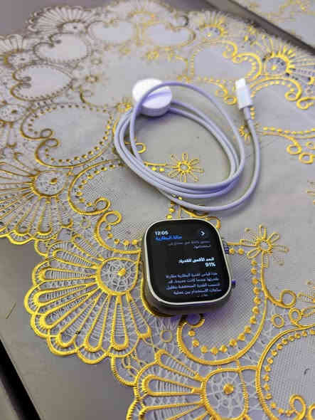 السلام عليكم عندي ساعة ابل الترا 1 
بطارية 91 ذكرته 32 بدون ملحقات 
بس كيبل اصلي حجم 49 شخط واحد
ما بيه نضافه 100/100 مكاني بغداد 
السعر 450 قفل من الخير الهاتف 
***********
