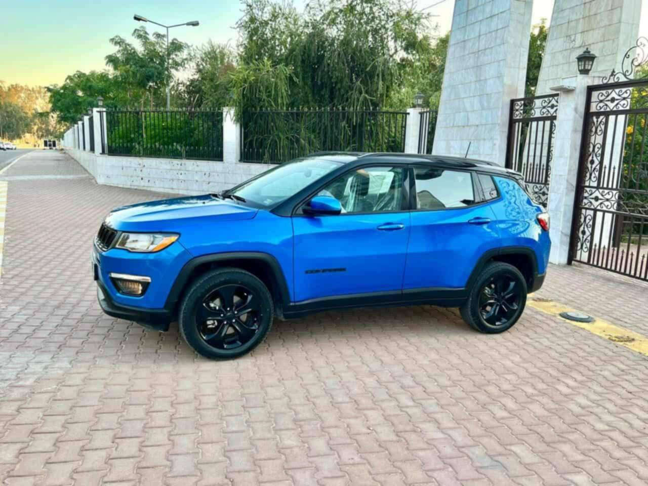 للبيع جيب كومباس ٢٠٢٠/ رقم شمالي مميز /سنوية لحد ٢٠٢٧/ بيها دفتر بانزين/ ضرر سيارة جاملغ سكن وباب سكن /شرط تحويل وغرامات /مواصفات تحكم ستيرن تشغيل عن بعد بصمة مثبت سرعة تبريد قطعتين داخل جلد اسود مخرج يوس بي عدد٢ مخرج جداحة عدد٢ مسجل شاشة كامرة خلفية ***********
