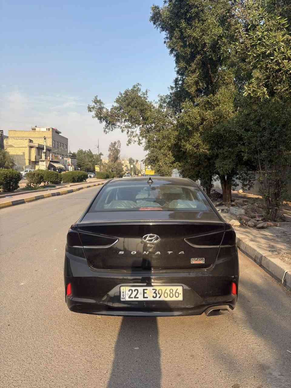 سوناتا 2018
مواصفات 
وارد امريكي بدون حادث في امريكا فقط دعاميه،
بالعراق صبغ جاملغ خلفي بدون دواخل 
بصمه 
تدفئه كشنات
اشاير بالمرايه
نقطه عمياء
محرك 2400 GDI
مثبت سرعه
شاشه وكامرا بلادي 
لايت زينون 
كشن السايق كهربائي
ماشيه 74 
سيارة صافيه مابيها دوانز 
السونار مرفق بالمنشور
مكان السياره بغداد الشعب السريدات  
رقم اربيل 
السياره بأسمي تحويل مباشر
ب 132 و بيها مجال 
***********
