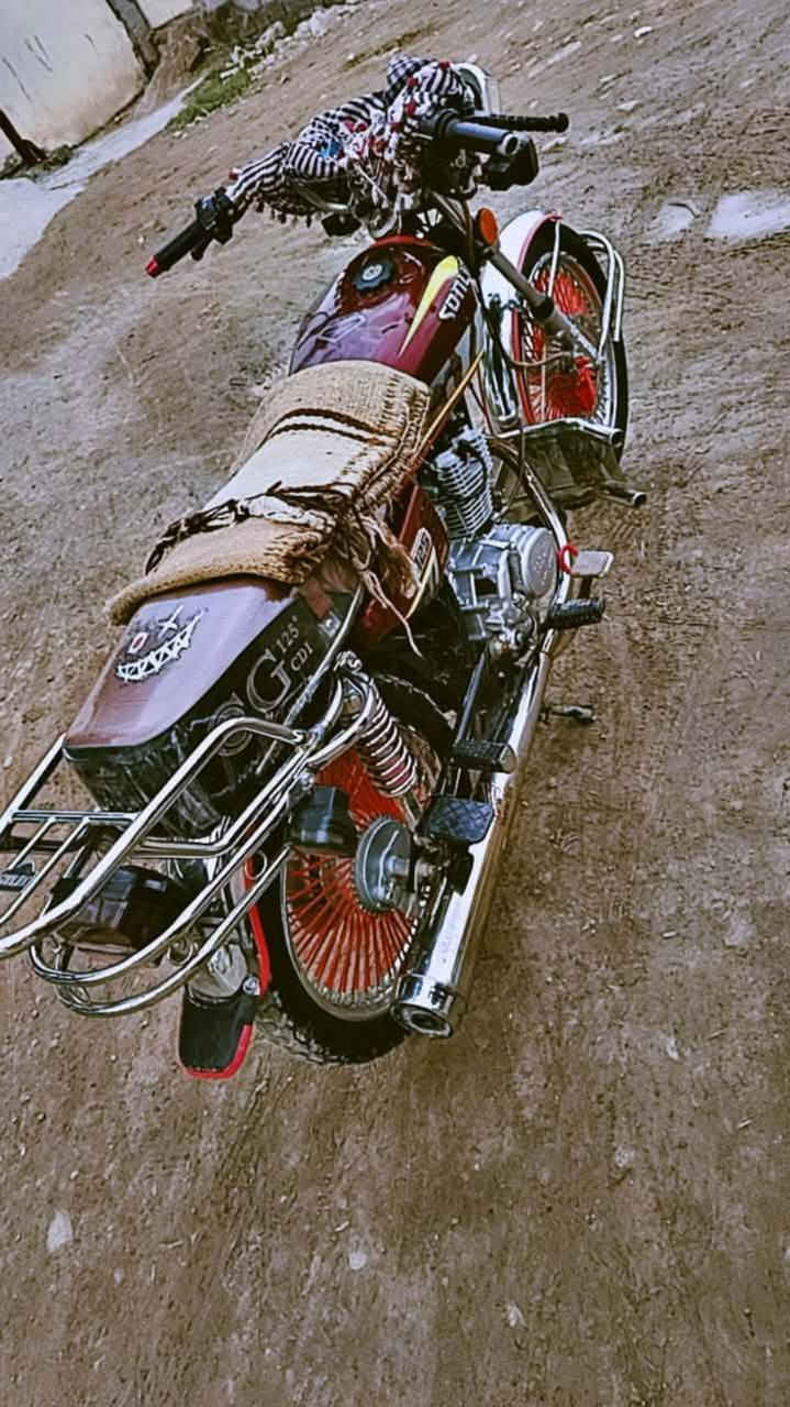 السلام عليكم دراجاة للبيع الموديل 2024 للبيع السعر 650 وبيهة مجال بصيط حك الجية مكاني بعقوبة ***********
