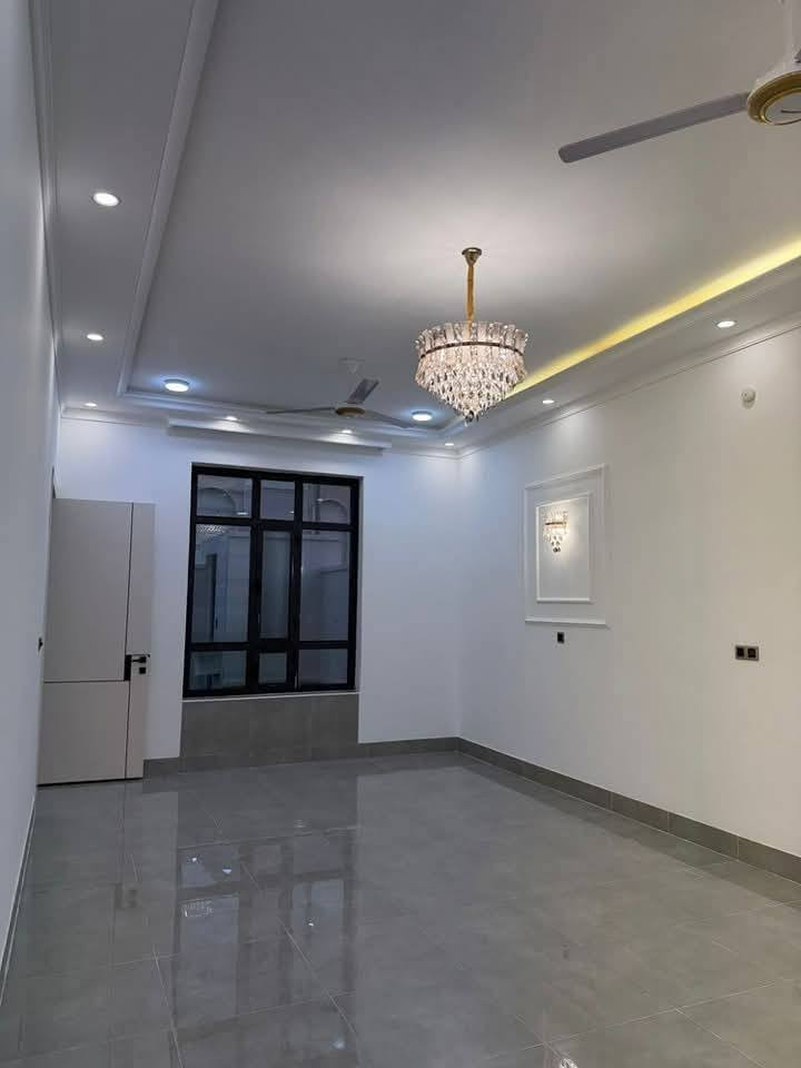 عرض خاص لفترة العيد من (190)  الى  (175) مليون وقابل للتفاوض
‎الفخــــــــــامة  كما يجب ان تكون
‎دار سكني حديث مجهز بالكامل بمساحة 250م

‎🔴 الموقع مميز جدا , ويحتوي على جميع الخدمات من ( ماء وكهرباء  - شارع مبلط - مدارس قريبة 

‎🔴 الاسعار تنافسية   ومناسبة  جــــــــــــــــــــــــــــــدا

‎🔴 الوحدات تكون مجهزة بخدمات تسهل عليك الاستقرار وتوفر عليك الوقت  
تتوفر فية خدمة 
‎✅ ️نظام غاز خارجي 
‎✅ ️نظام بوستر خارجي
‎✅ ️نظام ابواب خارجية عازلة توفرلك امان وحماية 
‎✅ ️نظام شبابيك المنيوم عازل للصوت ومانع للغبار والحشرات 
‎✅ ️نظام خاص لمكافحة الارضة 
‎كل العليك تختار البيت  وتجيب غراضك وتكعد
موقع الدار .. الرمادي ،، شارع أربعين .. خلف اثاث القند

السعر 175 مليون قابل للتفاوض
_________________________

للمزيد من التفاصيل يمكنكم زيارة مكتبنا 

مكتب سنتر 40 للعقار 
   في  الرمادي  شارع 40  مقابل ماركت القيصر 

او الاتصال على الارقام التالية  

 ***********   فراس  
 ***********   أبو جود 
 ***********   أحمد 
 

نستقبل من حضراتكم كافة العروض العقارية 

رضاكم أهم أهدافنا
‎
