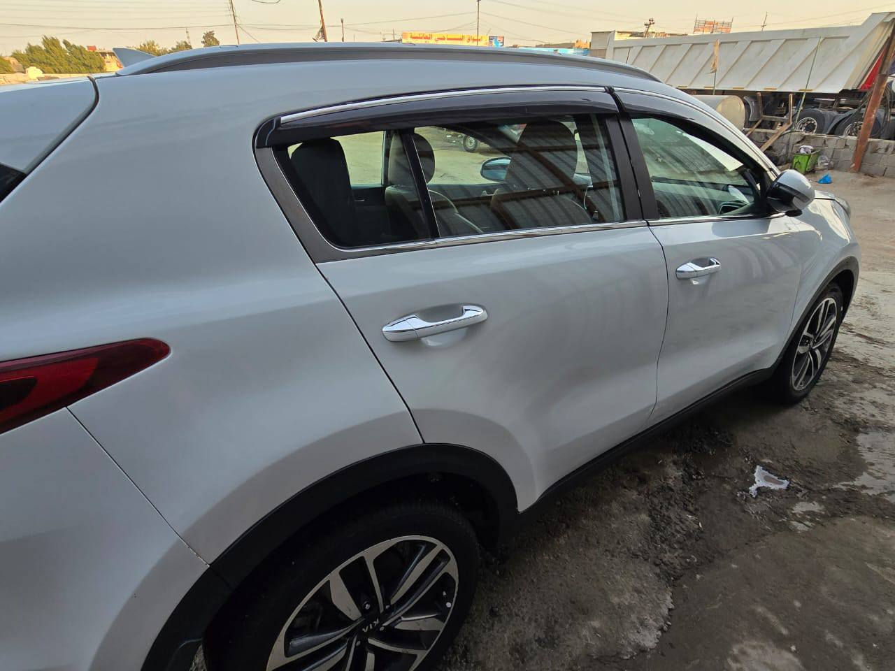 السلام عليكم كيا سبورتج خليجي موديل 2020 بيع او مراوس تاجيه على صفحة السايق السعر 155 وبيها مجال 
رقم بغداد انكليزي بسمي صبغ عام عدى القماره 
***********
