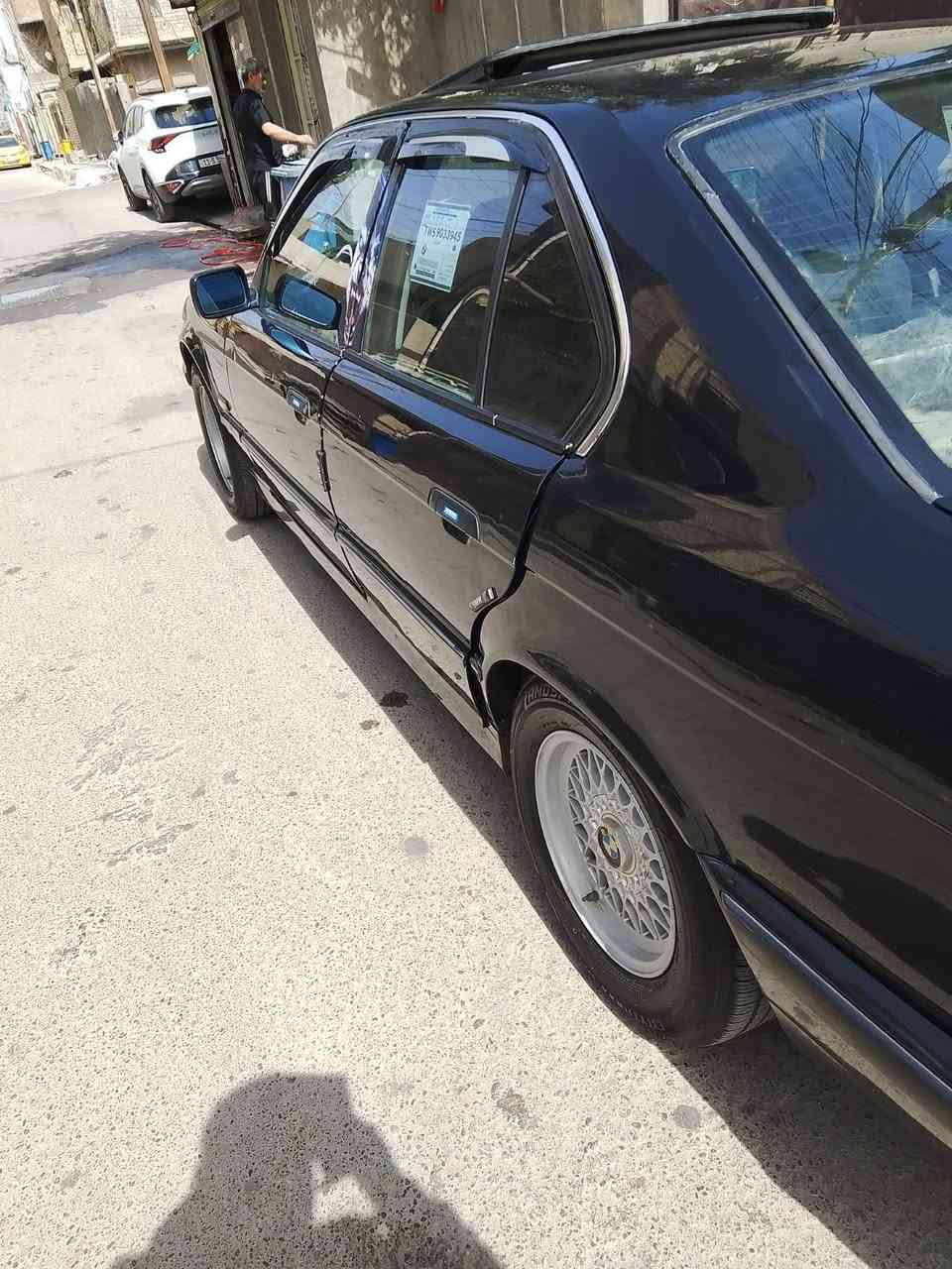 سلام عليكم بي ام  دبليو ٩٢
مكينه  525 اصل  ٦ سلندر عدل بدون دوانز نهائيا
ستيرن كهرباء( ستيرنهة خفيف كلش) وبريك كهرباء 
فتحه بل قماره شغاله
 اربع جامات كهربائيه شغاله سنتر لوك شغال لكاعيه مخمل 
صدرهة جديد امامي خلفي  تخم تاير جديد
ترايهة كلش حلو ناعمه سياره عوازلهة كلهة بلادي 
 تبريدهة شغال  خلفي وامامي
رقم اربيل بسمي تحويل مباشر
هزه جديده وسنويه ل2030 
مصبوغ جماليه بدون ضربه سونارهة موجود 
سعر سياره ٦٧ ورقه
مو شراي ارفع المنشور بصلا علئ محمد
مكان سياره بغداد حي النصر 
***********
