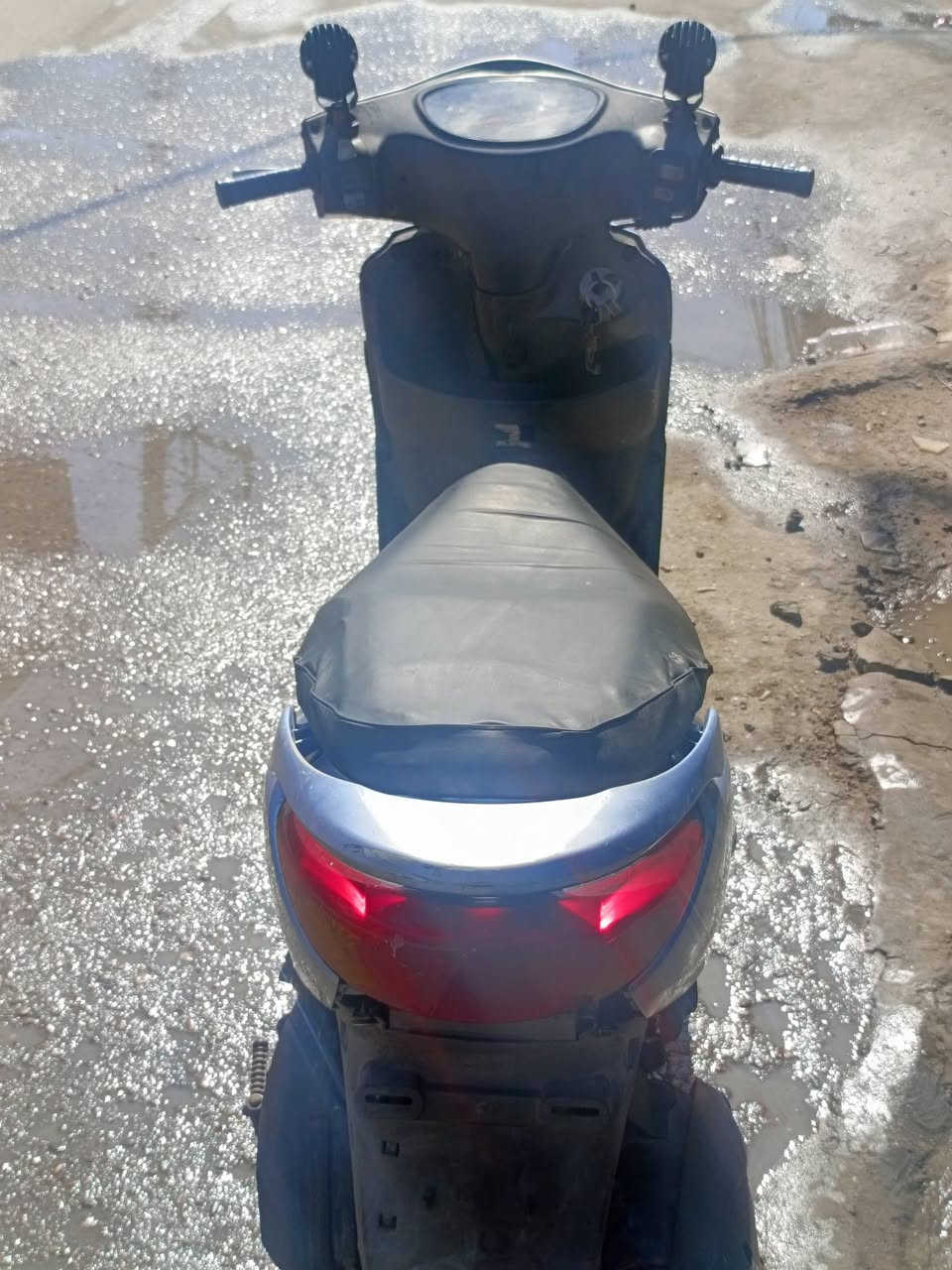 السلام عليكم
دراجه بريز لايت عالي الدراجه اخت الجديده كهربائيات كله شغاله دبلات شغاله العداد شغال  المكينه ممفتوحه بلاديه الدرجه نقصه بس قطعه مال كفر الي جوه البكلايت الخلفي فقط الدراجه كله بلاديه مكاني بغداد .الكريعات . السعر خاص وبيك خير وتدلل رقم *********** بي واتساب
