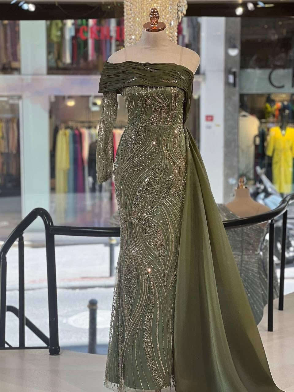 فستان ثكيل ومشغول كله ونضيف ومره وحده ملبوس وفخم ولونه كلش حلو قياس 40 اخذته ب200 اريده 100 وبي مجال


**إذا كنت صاحب هذا الإعلان وتريد حذفه لأي سبب، رجاءا أرسل رسالة إلى الدعم الفني**