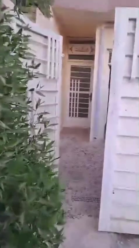 بيت للايجار منطقه الإصلاح مساحه ١٠٠ طابقين بيت نضيف جدا قرب أفران المنتضر للتواصل ابو بشار *********** الإيجار ٣٥٠ قفل
