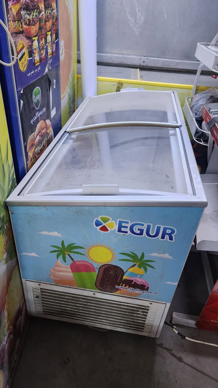 السلام عليكم
مجمدات سنتر للبيع كلهن شغالات 
1-مجمده 2 متر نوع حوت سعر 650,000

2-مجمده طرح صغيره 400,000

3-مجمده عمودي 350,000
***********
