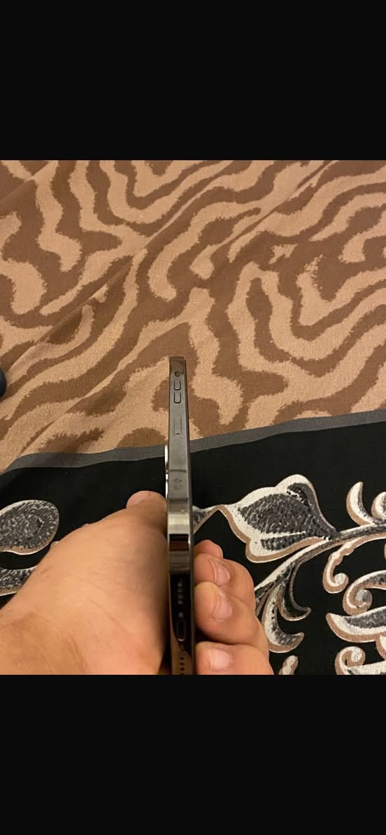 السلام عليكم للبيع ايفون ١٢ برو ماكس ذاكره 512بطاريه ٨٣ الجهاز جديد سعره 550 مكاني بغداد كراده كم ساره ***********
