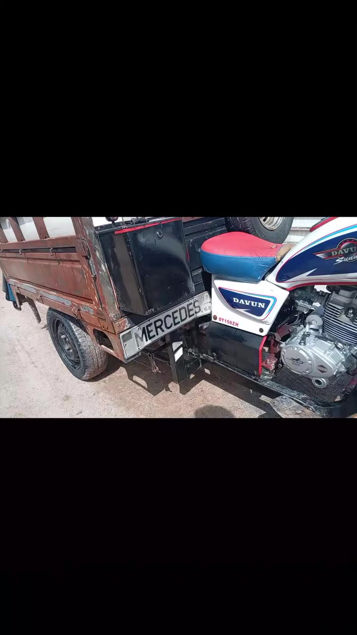 ستوته دايوان مديل ١٧ محرك جديد مال جمره ودبلات جمره وتواير سايبه رقم أبيض معمره جديد رأيه مليون ونص وبيه مجال ***********
