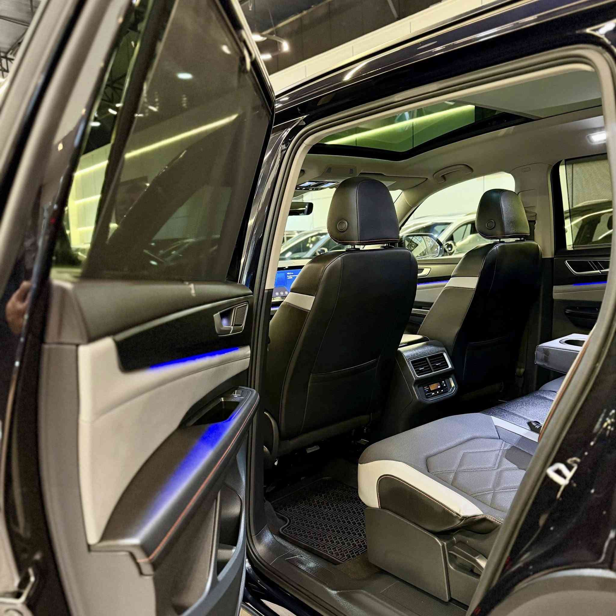 فولكسفاغن
أطلس, Peak Edition SE with Technology, 2024
عدد الأميال : 12,000 ميل
ضرر: قطعتين 
سلندر: 4 سلندر
محرک: 2.0
السعر / اتصل بنا
الكاميرا الخلفية - سقف بانورامي - صندوق كهربائي - التحكم على المنحدرات - مستشعر وقوف - تدفئة المقاعد - بصمة - مسند الذراع - مثبت السرعة - نوافذ كهربائية - شاشة - مراقبة النقطة العمياء - التعرف على إشارات المرور - نظام المفتاح الذكي - التحكم التلقائي في درجة الحرارة - نظام فرملة الطوارئ - مقاعد كهربائية - 6 وسادة هوائية - 8 وسادة هوائية - مصابيح زينون الأمامية - المصابيح الأمامية ليد - نظام الإنذار - قفل مركزي للأبواب - مانع الانزلاق - تدفئة مقود القيادة - إنارة محيطية - أبل كاربلاي - التشغيل عن بعد - ABS - AWD - رادار - ستائر خلفية

العنوان: اربيل - شارع  ١٠٠مقابل  دائرة  الكمارك
***********
***********
***
ڤۆڵکسواگن
ئەتلەس, Peak Edition SE with Technology, 2024
ماوەی ڕۆیشتن : 12,000 ميل
بۆیاغ: 2 پارچە
پستۆن: 4 پستۆن
بزوێنەر: 2.0
 نرخ / پەیوەندی بکە
کامێرای دواوە - پانۆراما - سندوقی کارەبایی - ڕاگری نشێوی - حەساس - گەرمکەرەوەی کوشن - بەسمە - ڕاگری مەچەک - دیاریکرنی خێرایی - جام کارەبایی - شاشە - ئاوێنەی ڕادار - ناسینەوەی هێماکانی هاتوچۆ - سیستەمی کلیلی زیرەک - کۆنترۆڵی پلەی گەرمی ئۆتۆماتیکی - یاریدەدەری برێک لە کاتی فریاکەوتن - کورسی کارەبایی - 6 پەڕەشووت - 8 پەرەشووت - لایتی پێشەوەی زینۆن - لایتی پێشەوەی لید - سیستەمی ئاگادارکردنەوە - قوفڵی دەرگاکان - کۆنتڕۆڵکردنی خزان - سوکان هیتەر - ڕووناکی دەوروبەری ژورەوە - ئەپڵ کارپلەی - شەغال - ABS - AWD - ڕادار - پەردە

  ناونیشان: هەولێر  شەقامی ١٠٠م بەرامبەر گومرگ
***********
***********
***
