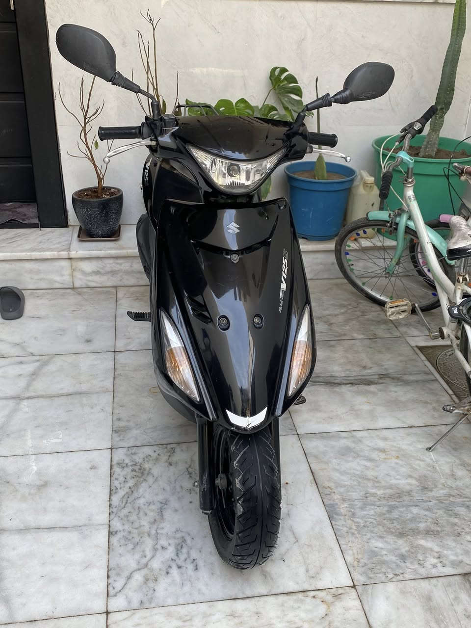 سلام عليكم
دراجه للبيع نوع ساسوكي ادرس 
التفاصيل بصوره دراجه وين تريد نفحص ما بيها اي خلل و كلشي واضح 
سعر مليون و ٢٥٠ الف و بيها مجال مكاني بغداد العبيدي تواصل واتساب او اتصال رصيد 
***********
