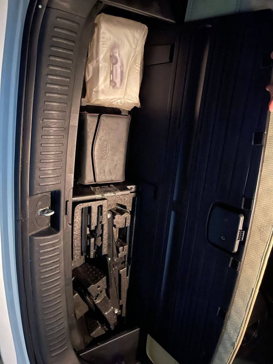 سورنتو 2020 فول مواصفات كفاله عامه حالت الوكاله
مكان السياره بابل مركز المدنينه

كيا سورنتو SORENTO KIA 

موديل 2020       السعر 260

🍁 ماشيه 100
          
السياره مكفول كفاله عامه بدون اي صبغ او تبديل وشرط ع السونار

🍁 

🅿️🅿️مرقم بغداد هزه وسنويه ولوحات جديده 

🅿️🅿️ حجم المحرك 3500

🅿️🅿️ مرتبط بكير 8 سرعات

🅿️🅿️ مفتاح التشغيل بصمة 

🅿️🅿️ حساسات امامية

🅿️🅿️ حساسات خلفية

🅿️🅿️لايت زينون + LED

🅿️🅿️ كشافات زينون رباعي

🅿️🅿️ بك لايت LED 

🅿️🅿️ شاشة 

🅿️🅿️ كامرة دوارة 

🅿️🅿️ ويل كب 19

🅿️🅿️ نوع الاطار 235/55R19

🅿️🅿️ ‏AIRBAG عدد 2 

🅿️🅿️ قبضات ابواب المنيوم

🅿️🅿️ درايف مود DRIVE MODE 

( comfort - eco- sport - smart🅿️🅿️ -snow - mud - sand)

‏🅿️🅿️ ABS

🅿️🅿️ تبريد ٣ قطع
                          
🅿️🅿️ اشاير بالمري والمري قابلة للطي AUTO 

🅿️🅿️ حاملات اكواب عدد ٨ 

‏🅿️🅿️ مخرج USB 

🅿️🅿️ مخرج AUX

🅿️🅿️‏BIuetooth

🅿️🅿️ نقطة نزول منحدرات 

شاحن موبايل وايرليس

🅿️🅿️ عدد الركاب 7

🅿️🅿️للاستفساراكثر اتصل على
***********

رقم بغداد انكليزي

🧿🧿🧿🧿🧿🧿🧿🧿🧿🧿🧿🧿🧿🧿🧿🧿🧿
