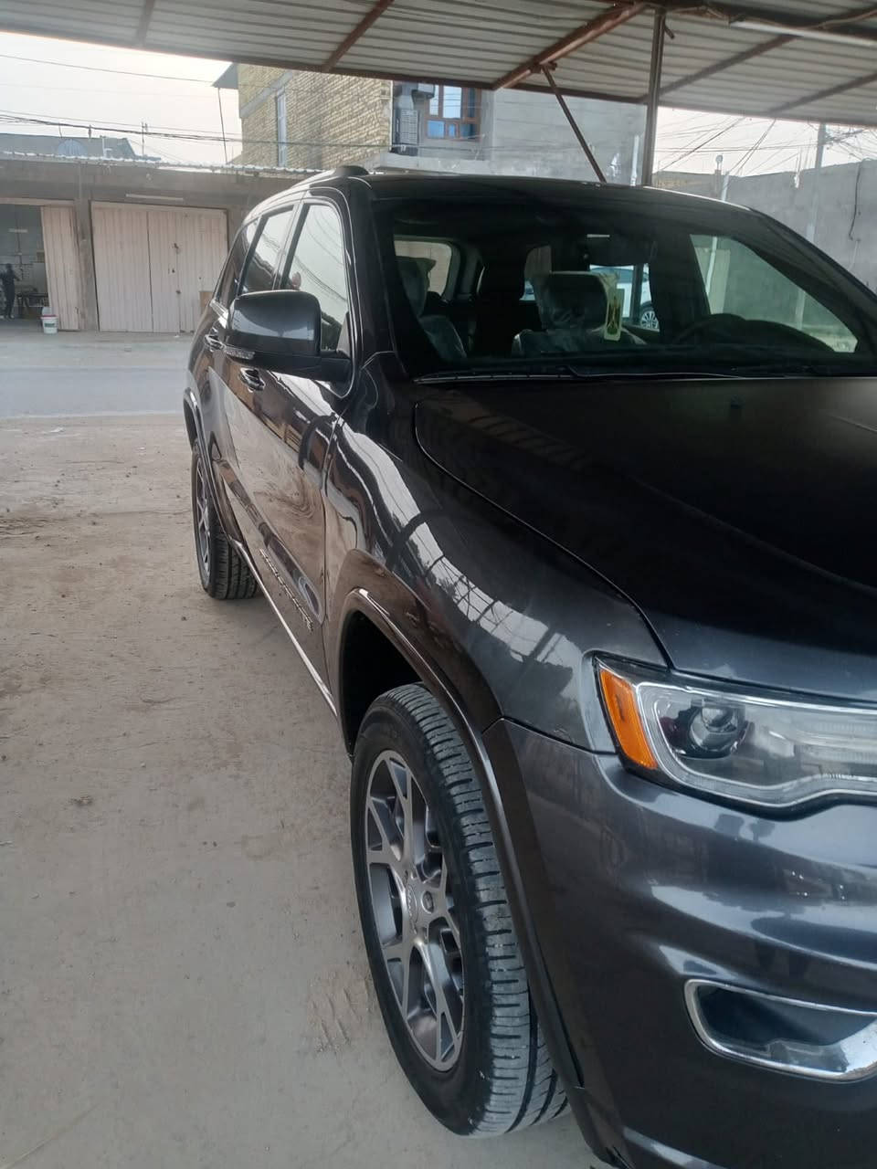 السلام عليكم 
جيب موديل 2018 اوفر لاند 
فول مواصفات عده الجكا
مكينه 3.6
ماشيه 90ميل
فور ويل اوتو 4+4
بصمه
بانوراما 
كشن خزن ميموري 
تشغيل عن بعد 
رادار خلفي 
كامره
شاشه
اوتو ستوب
مانع انزلاق
نظام ايكو+نظام سبورت
تدفئه ستيرن
تدفئه حسنات
لايت زنون
حنطه كهرباء 
حادت السياره بالمنشور 
امانة الله السياره جديده بمعنه الكلمه وجاهزه من كلشي 
ماتخلي عليه برغي 
السعر 198وبيه مجال 
***********
ملاحضه مايعجبك السعر اعبر المنشور رجاءً
