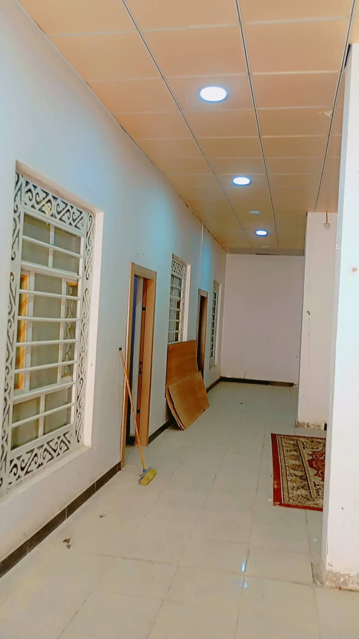 قاعه مساحه 618متر مربعه للبيع تصلح لجميع الاستخدامات بناء جديد طابوق صب كونكريت مركزي سيراميك بورسلين كرانيت سقوف ثانويه تحتوي على ثلاث غرف مجموعه صحيه داخلي العنوان زراعي الكوفه خلف الصناعي قرب المطار استفسار اكثر *********** السعر مغري جدا
