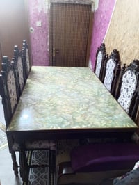 ميز طعام • ٦ كراسي