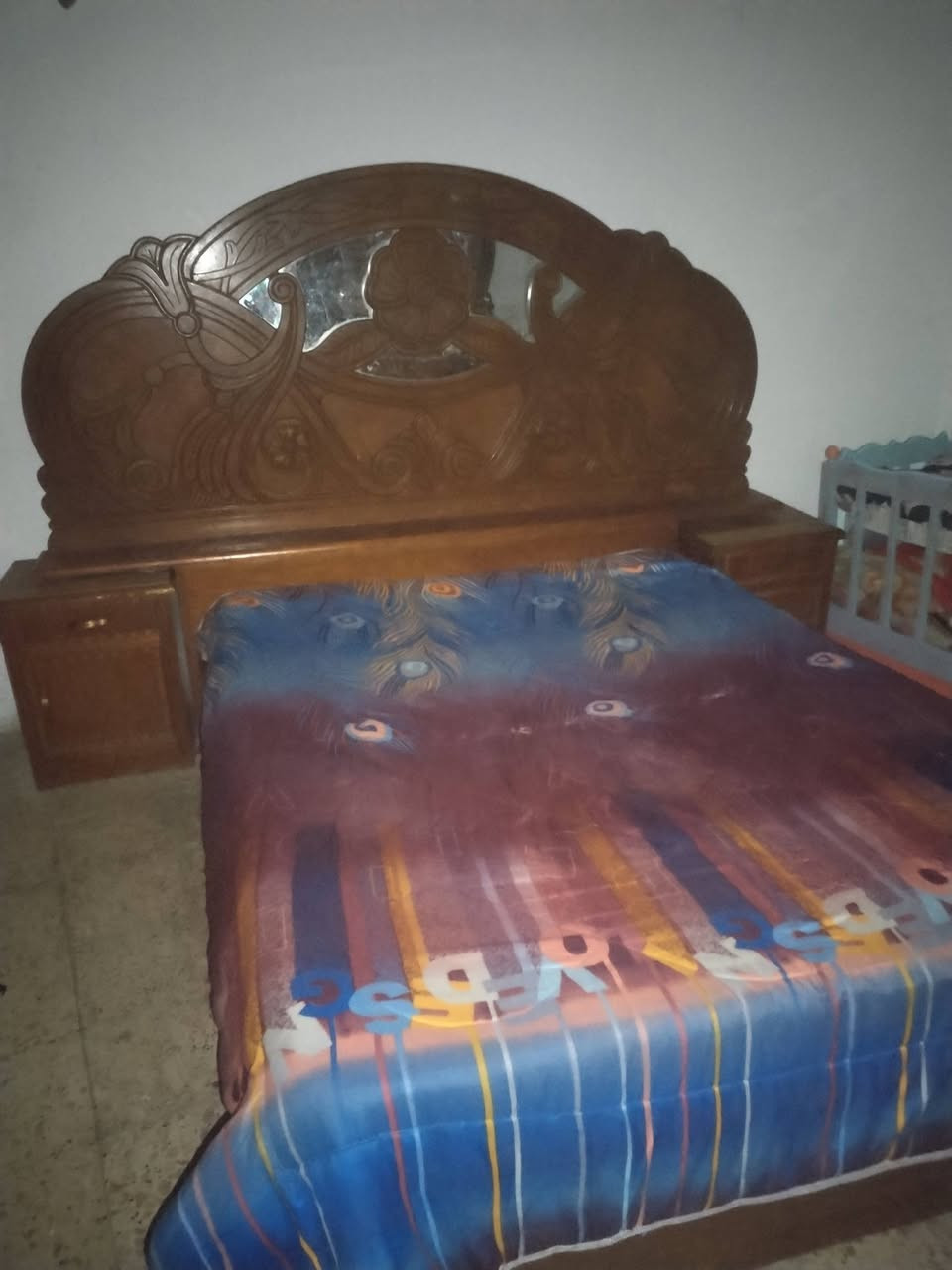 السلام عليكم غرفه للبيع ام سته تزكام اي واحد يردهه يتصل لو يجي خاص *********** بل كوت بل شرقيه
