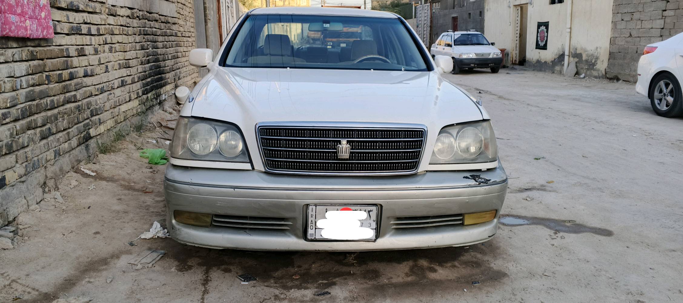 كصتها جنطه مكينه وكير وحداديه طخم تايرات منظومة زنون كرستال كشنات اربعتهن كهربائي سويج بصمه بيها  تلحيضات بسيطه  البك لايت مكسور يرادله تبديل والدعاميات الاماميه والخلفيه يرادلهن ترتيب مثل ماتشوف بصوره غرفتها بجيس وبديها كلش نظيف بيه ارقام الماني حفر متومه وسنويه