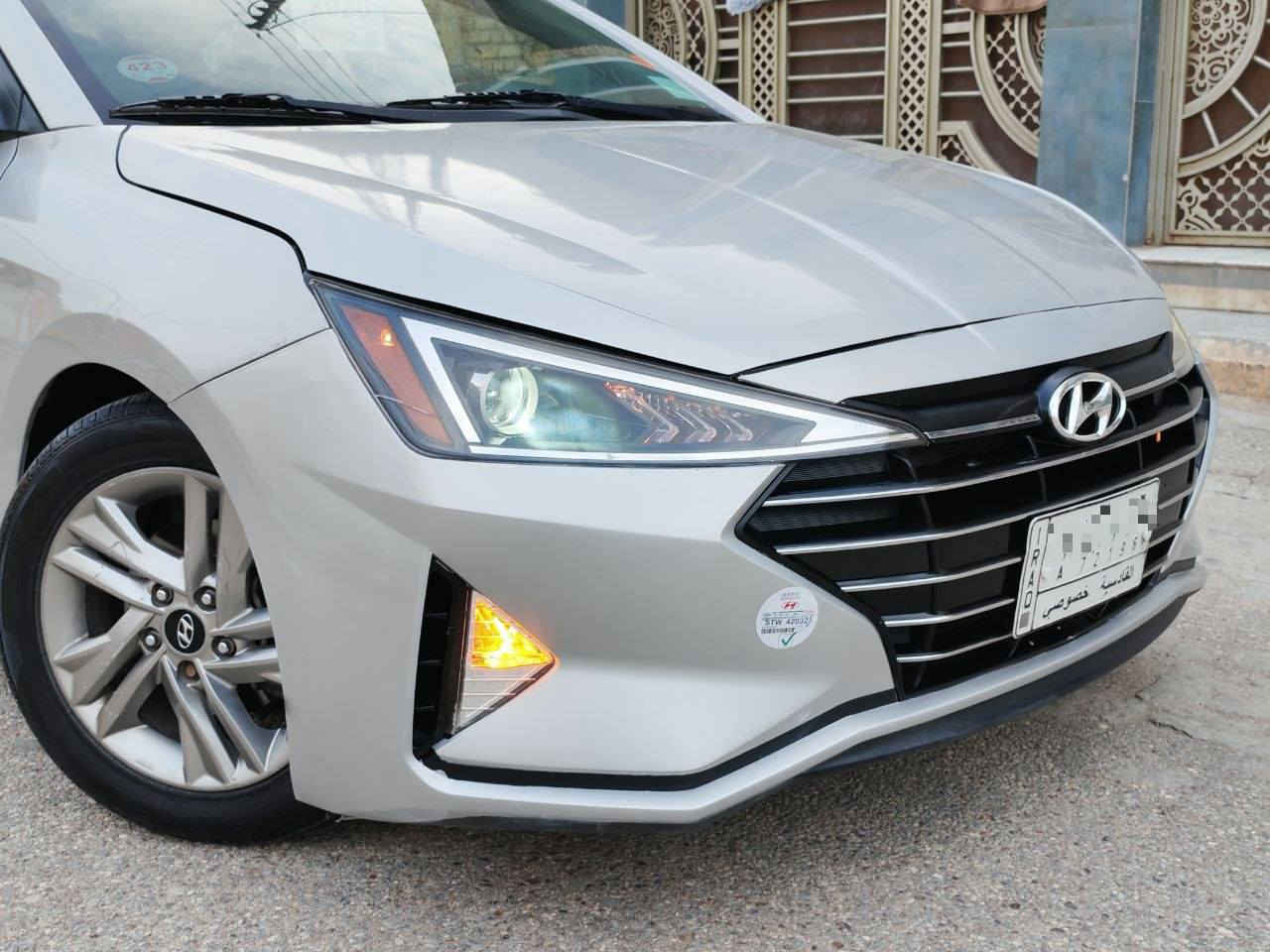 اللهم صلِّي على محمد وآل محمد🧿                         السلام عليكم هونداي النترا  موديل( 2020 ) امريكي معوقين  رقم القادسيه عدي وكاله بسمي  السيارة بيه تبديل البنيد اصلي و صبغ الجاملغ الايسر بدون ضرر داخلي  محرك(2000) دوش  شرط ما مفتوح  مواصفات. تحكم استيرن. مثيت سرعه. رادارات خلفيه او اماميه. شاشه. كامره. ترحيب. تبريد. كامرات اماميه  حساسات. لد نهاري . ويل كب. لايت زنون.  سياره جديده جدا جدا وجاهزه من كلشي كير ومكينه وحداديه وتبريد ثلج كهربائيات كله شغاله دواخل جديده
 سياره على وضع الشركه ((السياره بسم ابنيه شابه)) السعر$(113)  
مكان السياره الناصريه مدينة مقابيل كراج بـغـداد التصال  رقم. ***********/واتساب ***********
