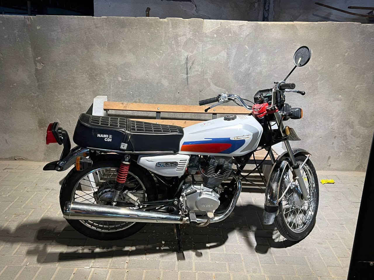 سلام عليكم دراجه تعمير 25 شاصي ارشا مديل 21 رقم سنويه تحويل ثاني يوم المكينه ابدل ولفات فقط الدراجه شوفت عينك مابيها اي نقص السعر 1800
 *********** مكاني الزبير الزبير, البصرة
