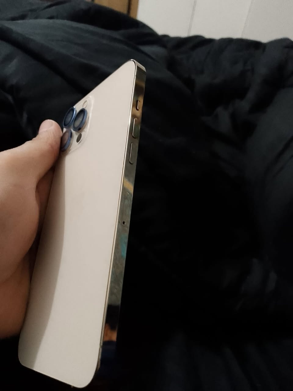 السلام عليكم ايفون12برو ماكس وتر وتر يعني تليفون ما مبدل اي شي بي ولا مفتوح تلفون لوك جديد ذاكره 128 بطاريه 78 مكاني البلديات رقمي ***********
