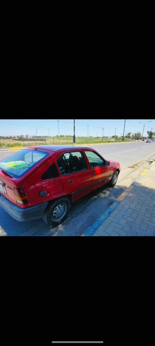 سيارة كاديت 16
شرط محرك وگير كاربون بانزين
صبغ ما بيها ابلادية بعدها 
رقم الماني
شرط التحويل 
ب 27$ ورقة 
***********
عنوان السيارة موصل الايسر
