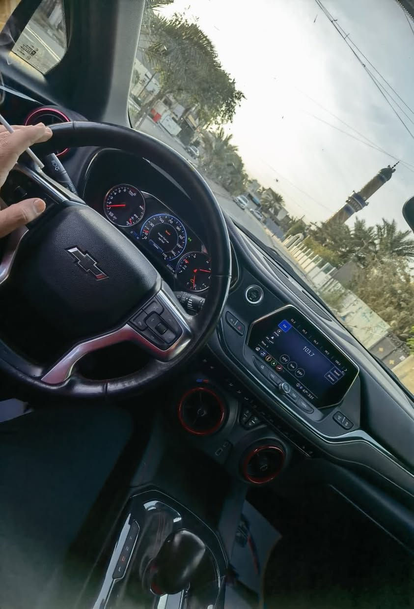 بلايزر 2022 ستة سلندر RS مرقمه اربيل بأسمي ماشيه 65 ميل
الموصفات(بصمة تشغيل عن بعد كراسي جلد وكهرباء تدفئة الكراسي وتبريد   الامامي والخلفي تتفئه اشاير مري  صندوك كهرباء ) 
الحادث(ربع البنيد هنا صار ب العراق  اثر صقوط انقاذ على البنيد ) 
محرك ستة سلندر السياره جاهزه وبدون نقص وشرط الفحص
السعر:195 ورقه وبيها مجال
للاستفسار الاتصال
***********
