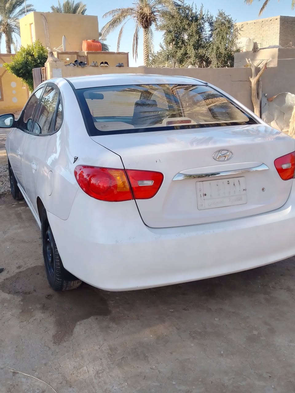 السلام عليكم انتر  موديل 2011  محرك 1600 حادث قطعه وحده وجاملغ بارد رقم قادسيه سعر 120 وبيه مجال  وتصل  عل رقم***********
