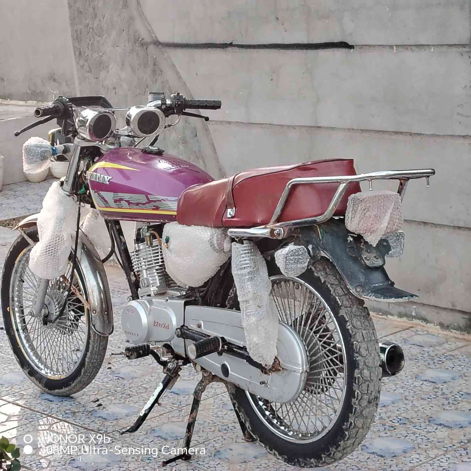 سيفان 23 اربعه كير كهربأيات كلها شغاله بريكات دهن ورا او كدام بريك الورا نقص عنبار محرك شرط لاصرف ولا بخار كلجات جدد السعر 450وبي مجال للتواصل ***********
