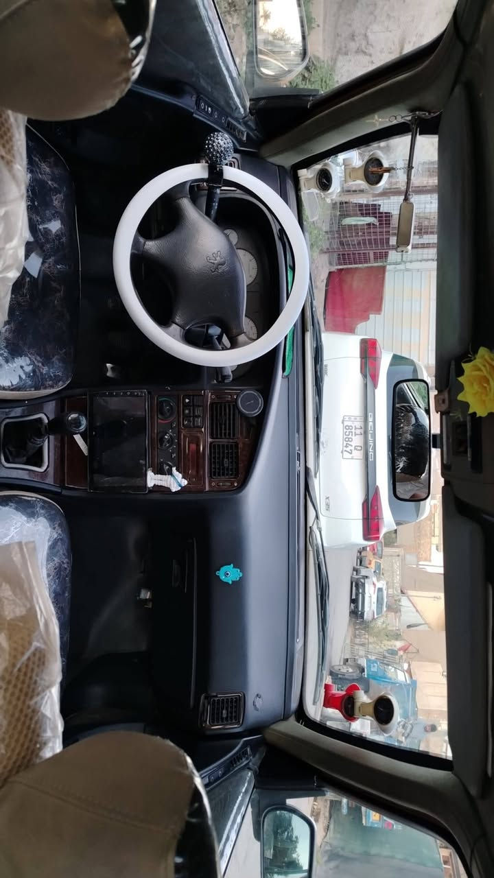 السلام عليكم سيارة بيجو بارص موديل 2015 نضيفة وبيها صفحة مصبوغه للجمالية السعر 45 وبيها مجال ما متواجد فقط علئ واتساب ***********
