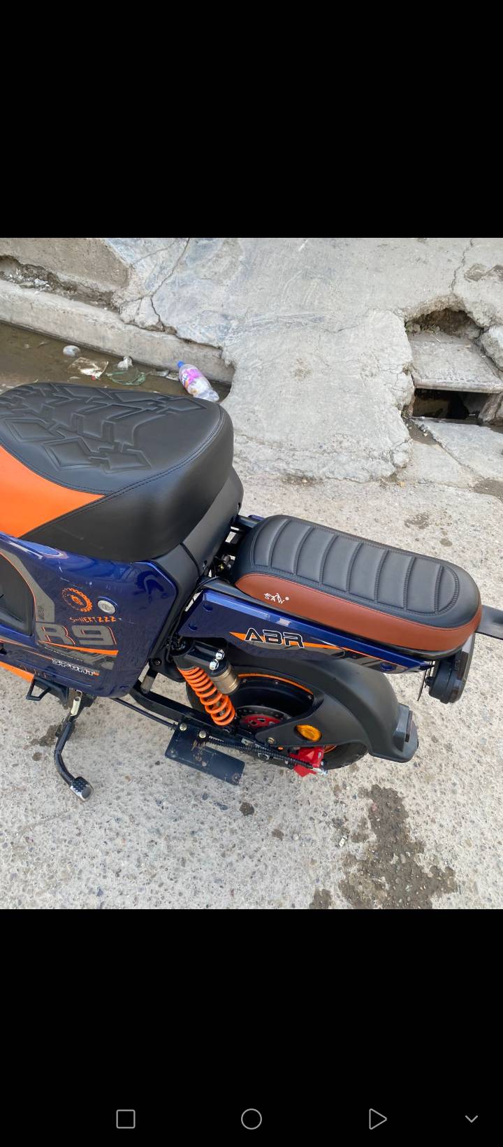 دراجة شحن R9 موديل 2026 وياهه بصمات 2 تشغيل عن بعد وسويجات 4 نسخ دراجه نضيفه الله شاهد صالهه 20 يوم من جبتهه دراجة بريكات دسك الامامي والخلفي 5 بطاريات 20 امبير كل وحده اشاير ليوره والكيدام بلوجكتر كدام الدراجه متروسه اناره وياهه ستان مال تلفون دراجه نضيفه كلش ويياهه سله+ مرايات + وياهه بايدر دراجه مدرعه ستان صفح بيها 4 سرع+ بيها بك سعر 500 وبيها مجال حك جيه استفسار *********** فقط واتساب متواجد دراجه نقصهه بس شاحنة مكاني بغداد الدوره