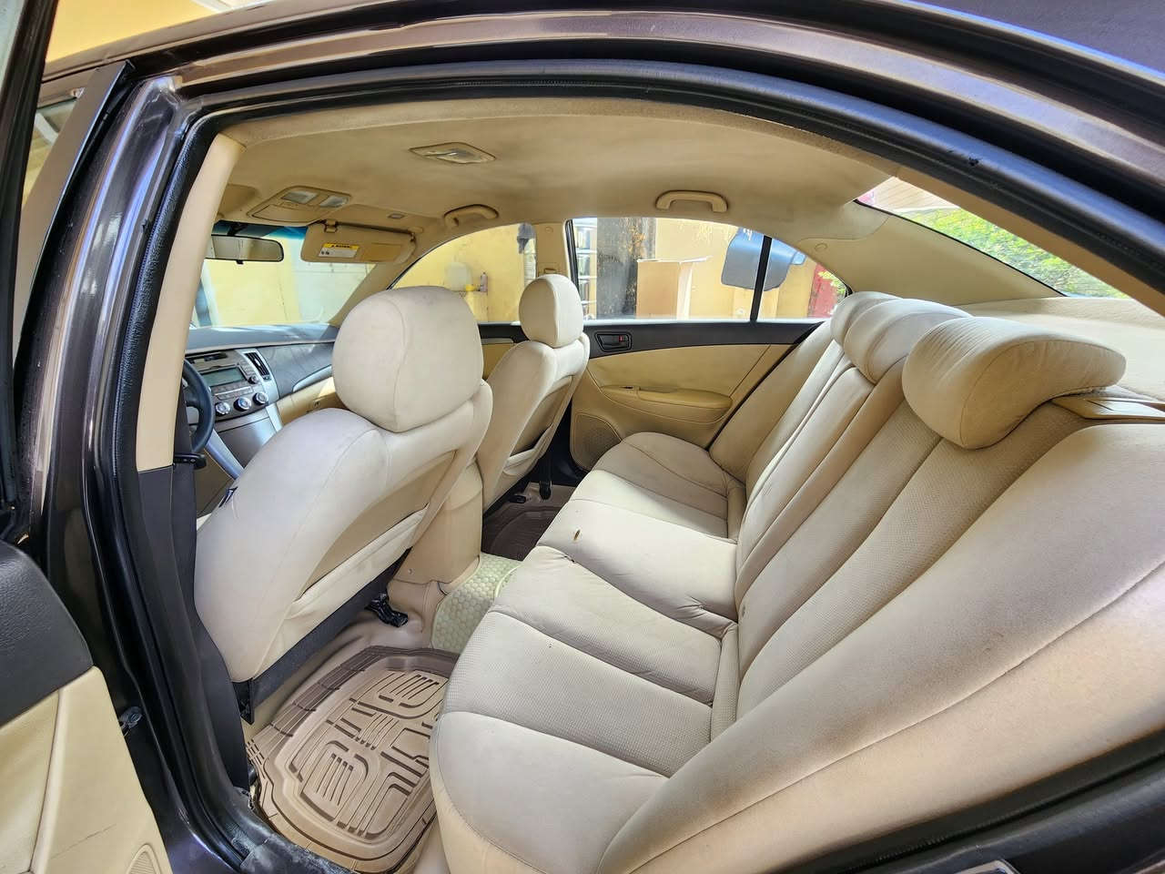 للبيع او للمراوس
سوناتا ٢٠٠٩ وارد أمريكي كلين 
فقط جاملغ أمامي مفتوح السيارة مكفول عام
محرك ٢٤٠٠ 
٥ كير 
داخل لونين 
رقم أربيل 
وعندي وكاله عامه 
تحويل مباشر السيارة جديده وما ناقصه شي 
مكانها بابل المسيب ***********
